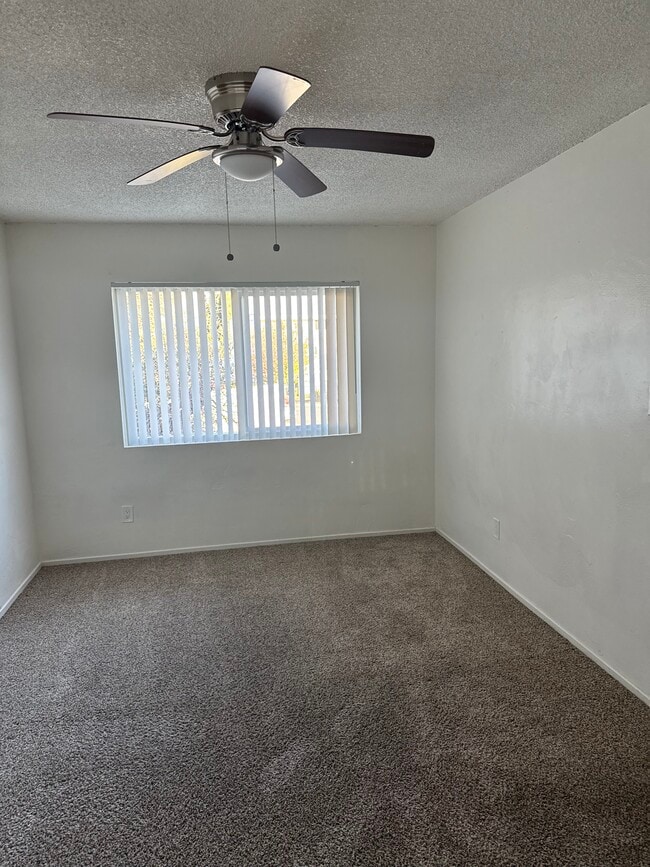 Building Photo - 8202 Ashgrove Dr