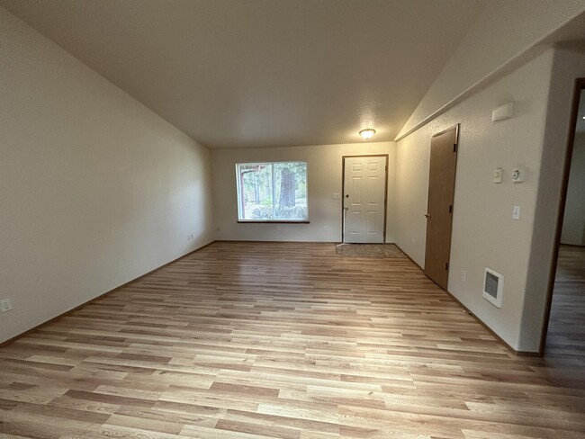 Building Photo - 82 E Pine Park Ln