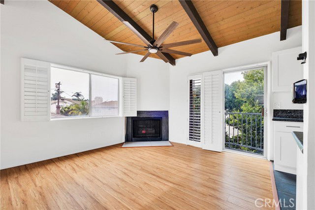 Foto del edificio - 2215 Pullman Ln