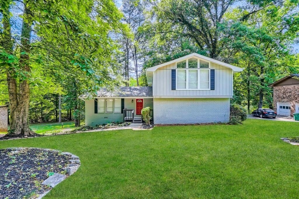 381 Shelton Woods Ct, Stone Mountain, GA 30088 House Rental in Stone