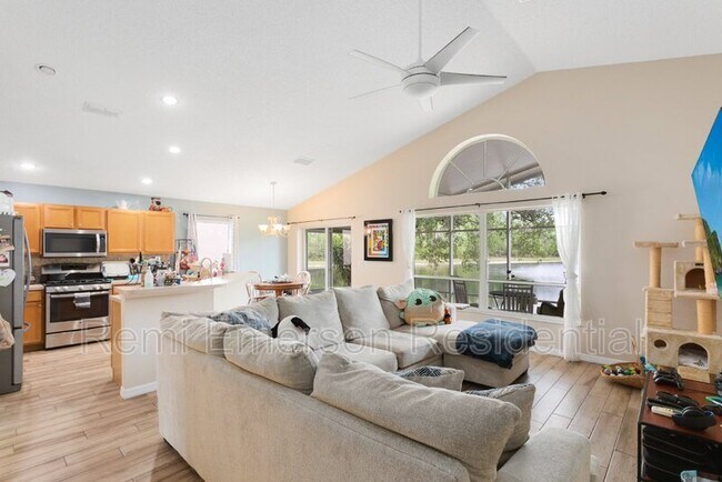 Building Photo - 611 Tuten Trail