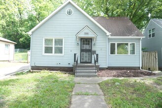 Building Photo - 439 Waverly Rd