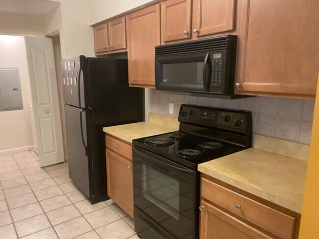 Building Photo - 9833 Baywinds Dr