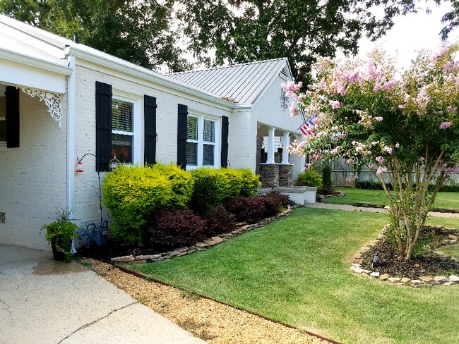 Foto del edificio - 19 Arlington Dr