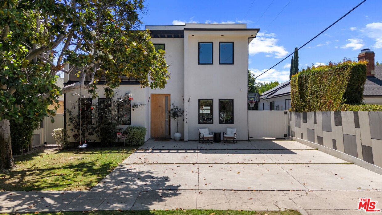 Foto principal - 4299 Elmer Ave