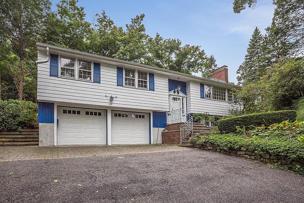 Primary Photo - 120 Hutchinson Rd