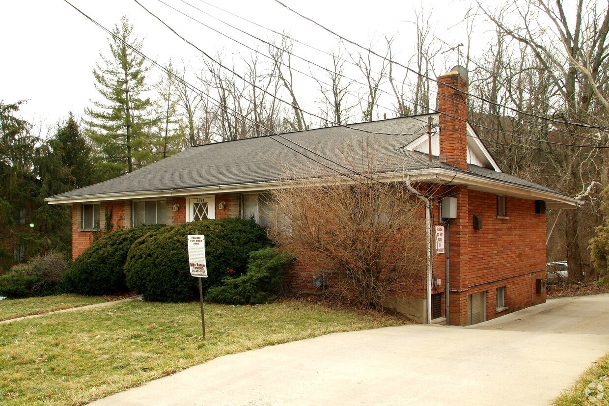 Building Photo - 2695 Lafeuille Ave
