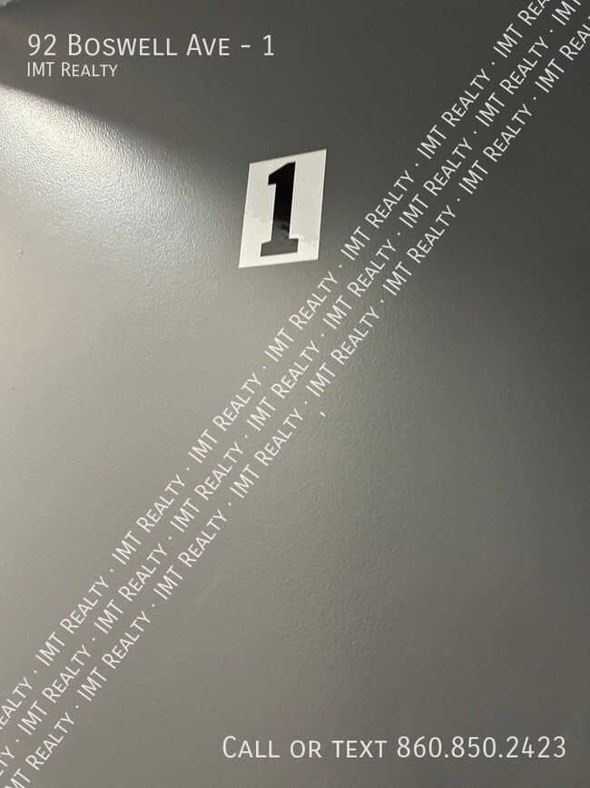 Foto del edificio - 92 Boswell Ave