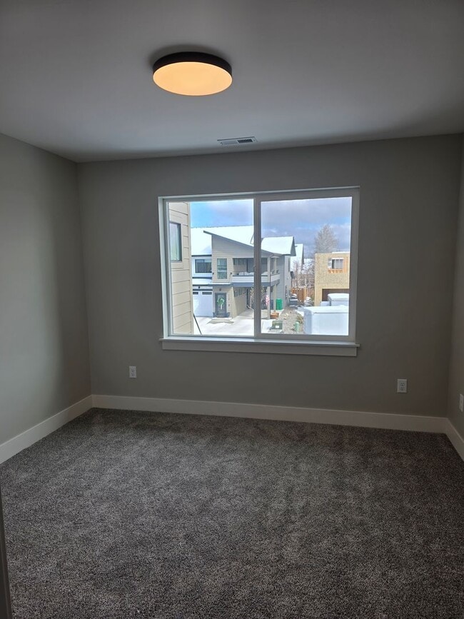Building Photo - Brand New 3 Bed 2.5 Bath with office and a...