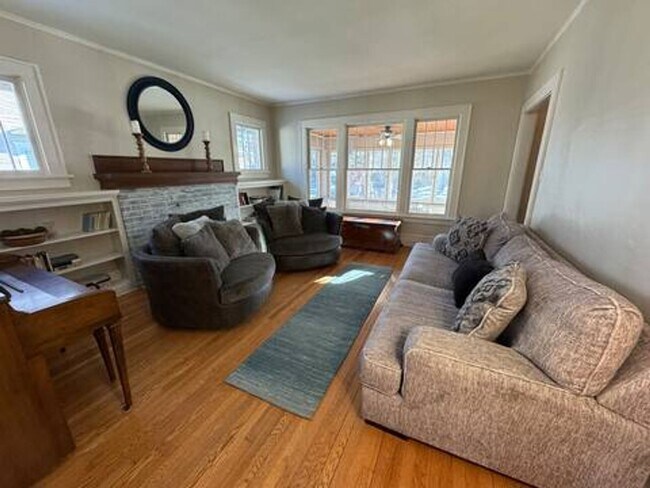 Foto del edificio - Fully Furnished 4-Bedroom Home Near Clinic...