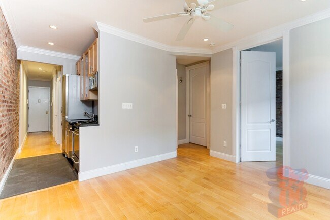 Foto del edificio - 340 E 18th St
