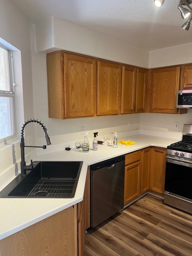 Foto del edificio - 5484 W Dove of Peace Dr