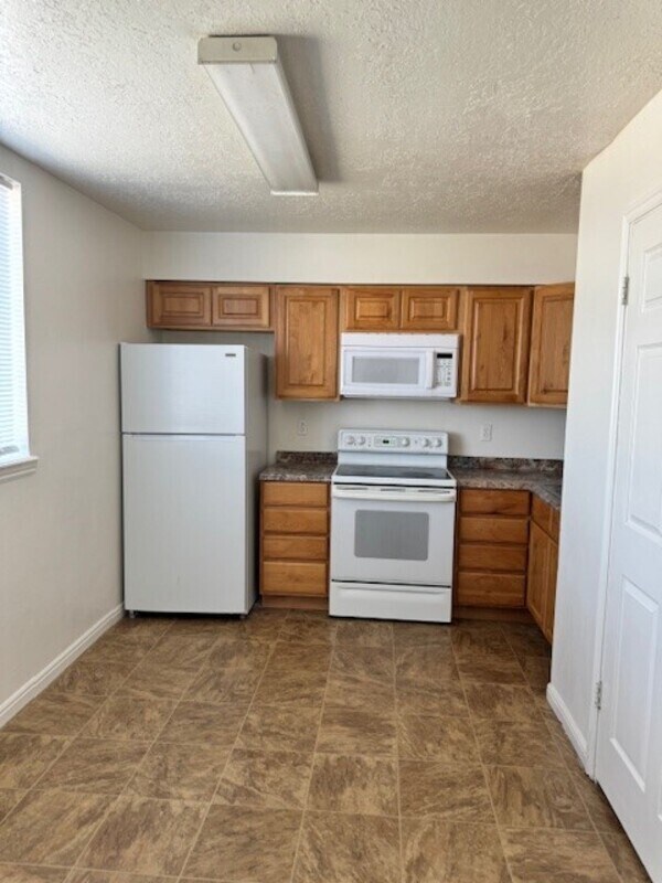 Building Photo - 558 N 800 E