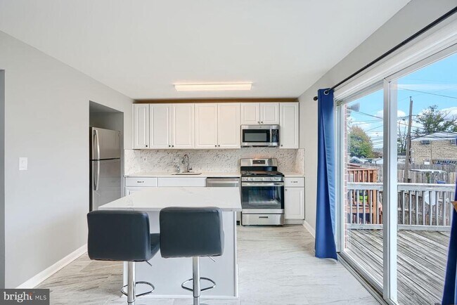 Foto del edificio - 631 Charraway Rd