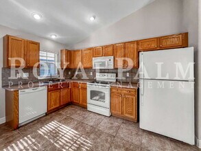 Building Photo - 13437 First St