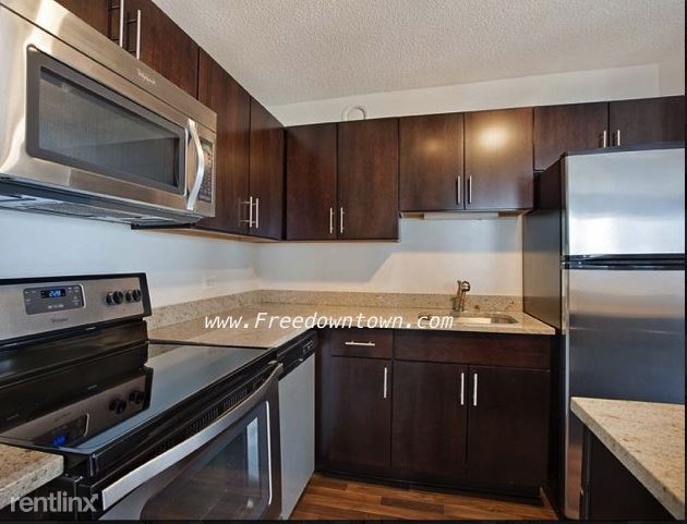 Foto del edificio - 333-600 E Ontario St