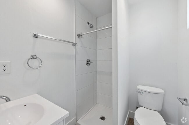 7BR, 7BA - 1297 -1299 West 36th St- Housing near USC