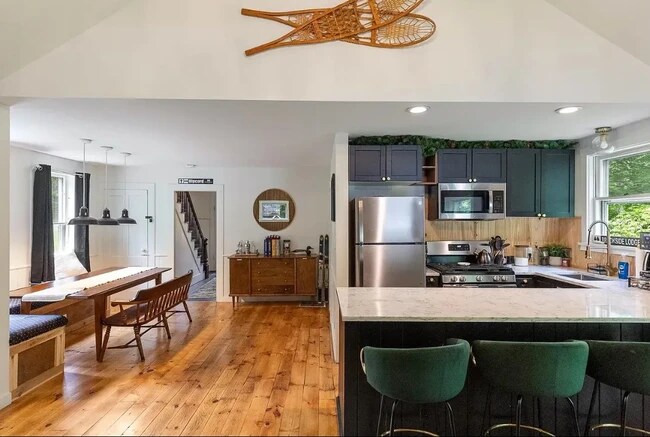 Foto del edificio - 45 Dover Hill Rd