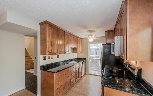 Building Photo - Beautiful 3 Bedroom Single Family Home in ...
