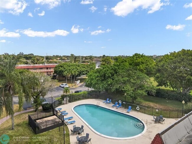 Foto del edificio - 9220 SW 3rd St