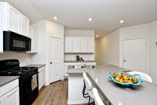 Foto del edificio - 2108 Golden Grain Ln