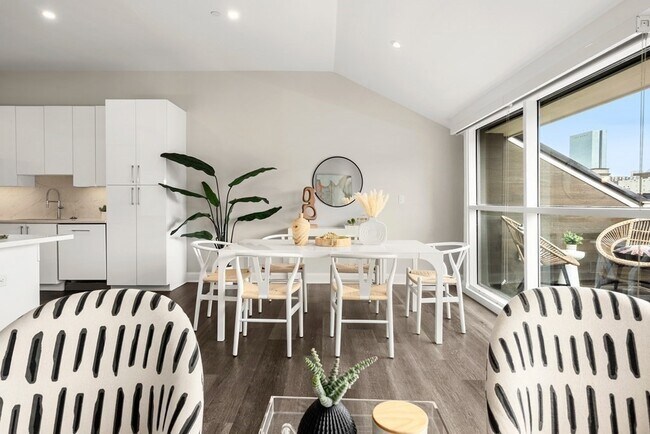 Building Photo - 771 Harrison Ave