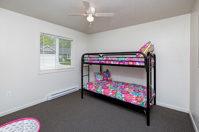 Foto del edificio - 3 Bedroom, Single-story Townhomes for rent...