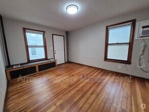 Building Photo - 2601 Vine St