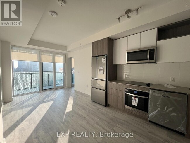 Building Photo - 135 Lower Sherbourne St