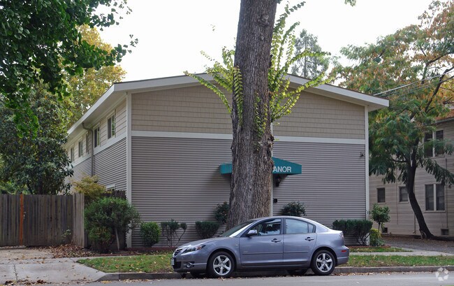 Foto del edificio - Midtown Manor Rooming House