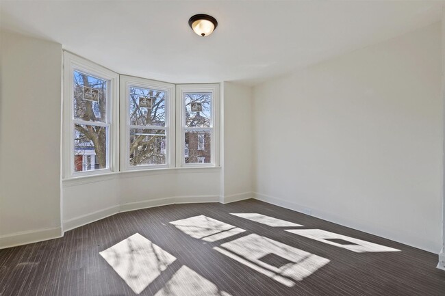 Foto del edificio - Bright 5 Bedroom, 1.5 Bath Home in Harrisburg, Pa!