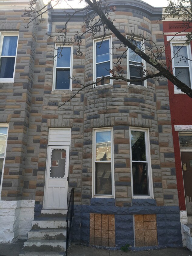 Primary Photo - 2115 W Fayette St
