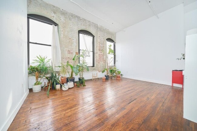 Foto del edificio - 1 bedroom in Brooklyn NY 11231