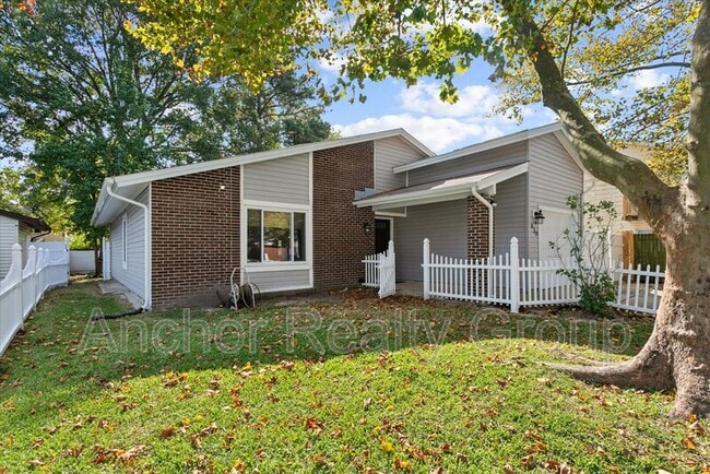 Building Photo - 630 Orangewood Dr