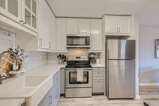 Photo - Corner Unit 2 BDR / 2.5 BA Townhome