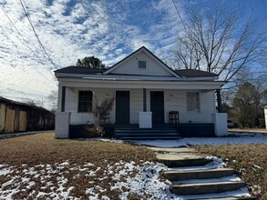 Building Photo - 219-221 Willow St