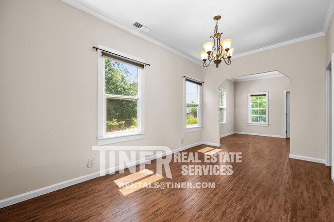 Building Photo - 603 Mormon St
