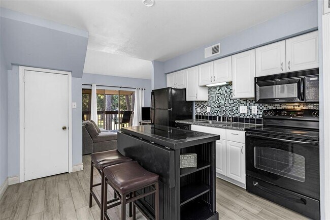 Foto del edificio - 12900 Walden Rd