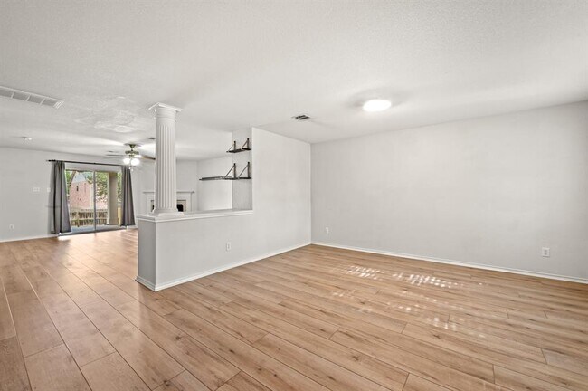 Foto del edificio - 11140 Currin Ln