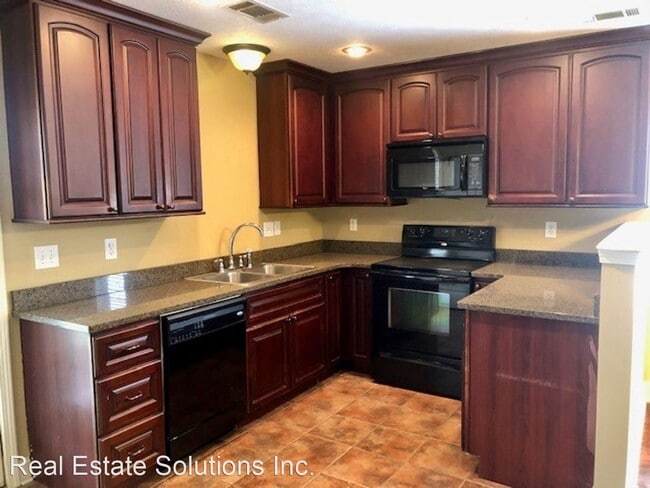 Building Photo - 3 br, 2 bath House - 116 Silver Ridge Lane