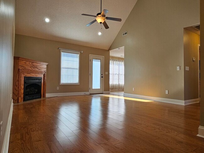 Foto del edificio - 1155 Raccoon Rd