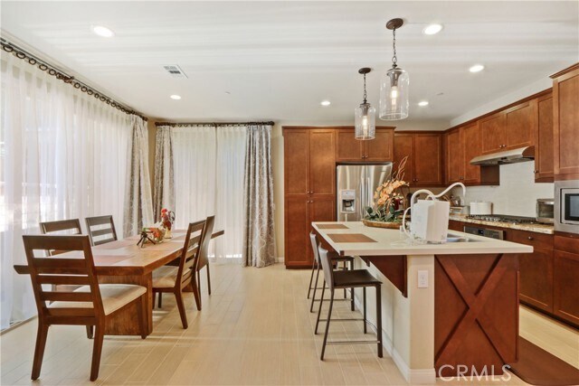 Building Photo - 410 Sevilla Dr