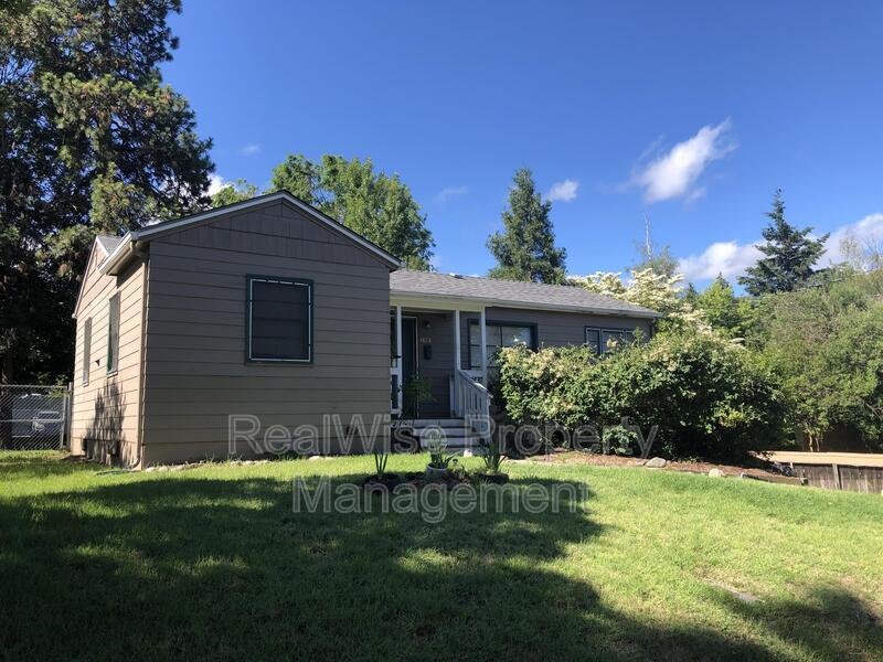 Primary Photo - 1628 Parker St