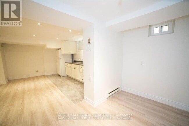 Building Photo - 550 Glencairn Ave