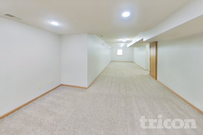 Building Photo - 2303 Leyland Cir