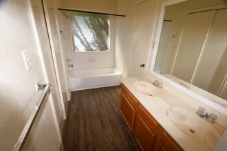 Building Photo - 10031 Red Wolf Ln
