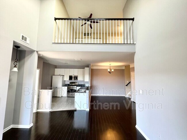 Building Photo - 6569 Grange Ln