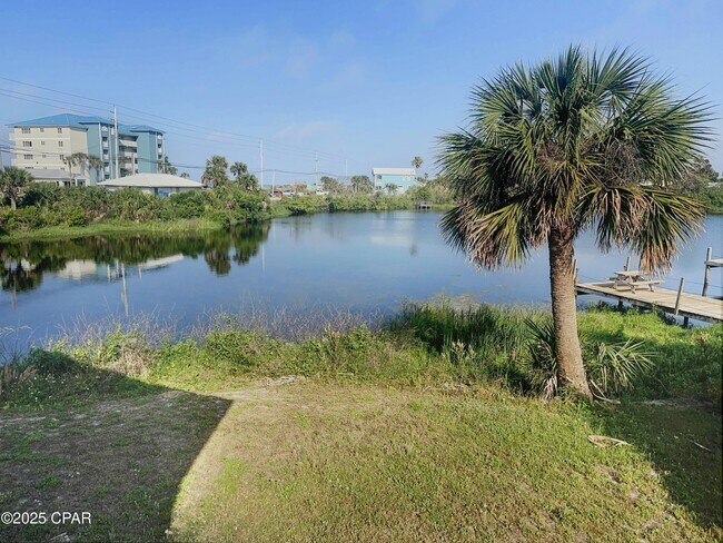 Foto del edificio - 115 Twin Lakes Dr