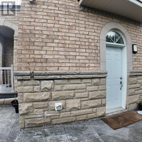 Building Photo - 28 Lavallee Cres