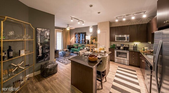 Foto del edificio - 2850 N Harwood St